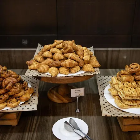 Grand Harilton Ξενοδοχείο 5*