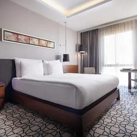Grand Harilton מלון 5*